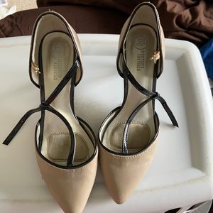 Mootsies tootsies T-strap kitten heels